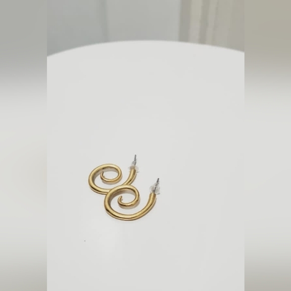4/$20 Whimsical Whirligig Spiral Stud Earrings  With Shiny Finish.🌴 - Picture 4 of 4
